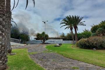 Incendio en los locales del anfiteatro al aire libre de Las Remudas (Telde)/TA.